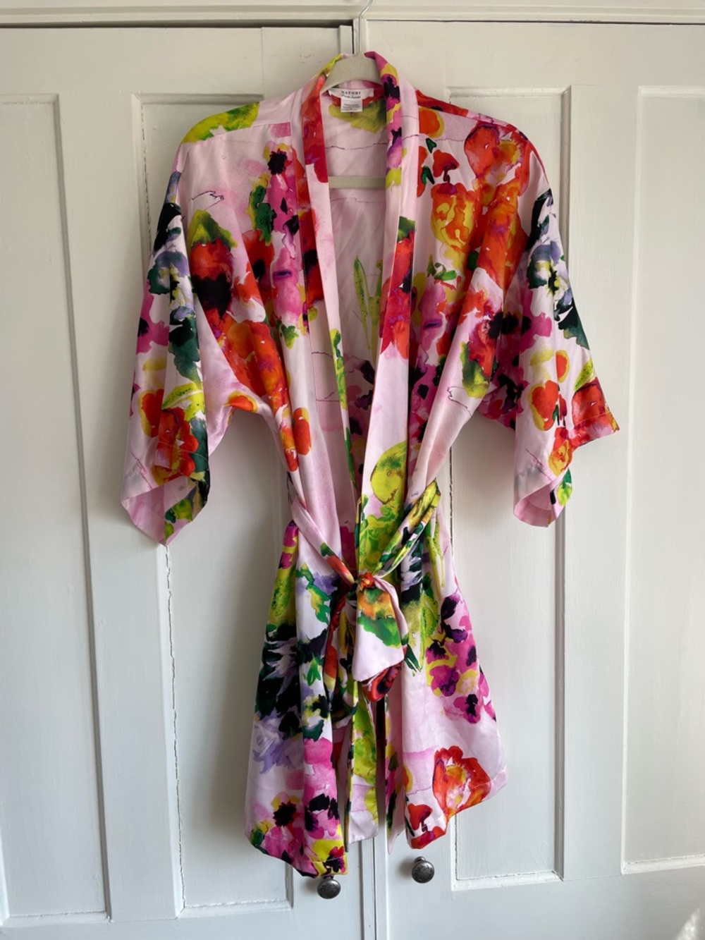 Natori Private Luxuries Bright Floral Satin Kimono Robe Pink Spring  MEDIUM